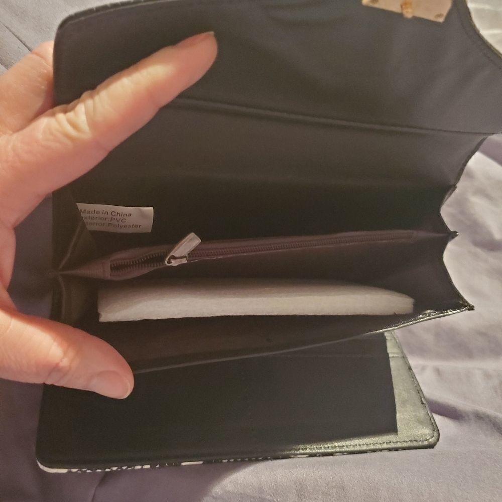 Tri Fold Wallet - Picture 7 of 12